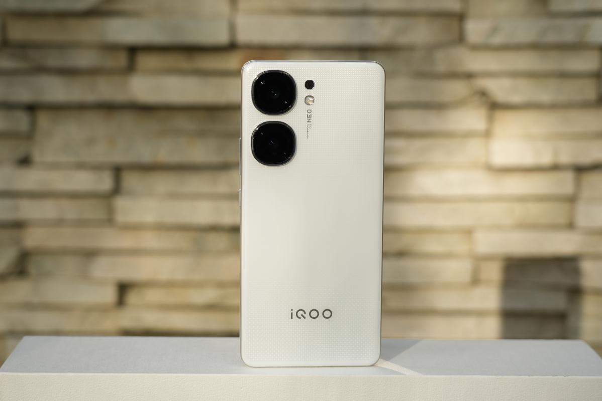 iQOO Neo9S Pro评测：加量还减价 这个S才是真的香