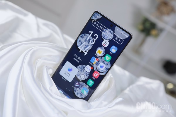 vivo S19 Pro：东方美学设计与全焦段人像的集大成者