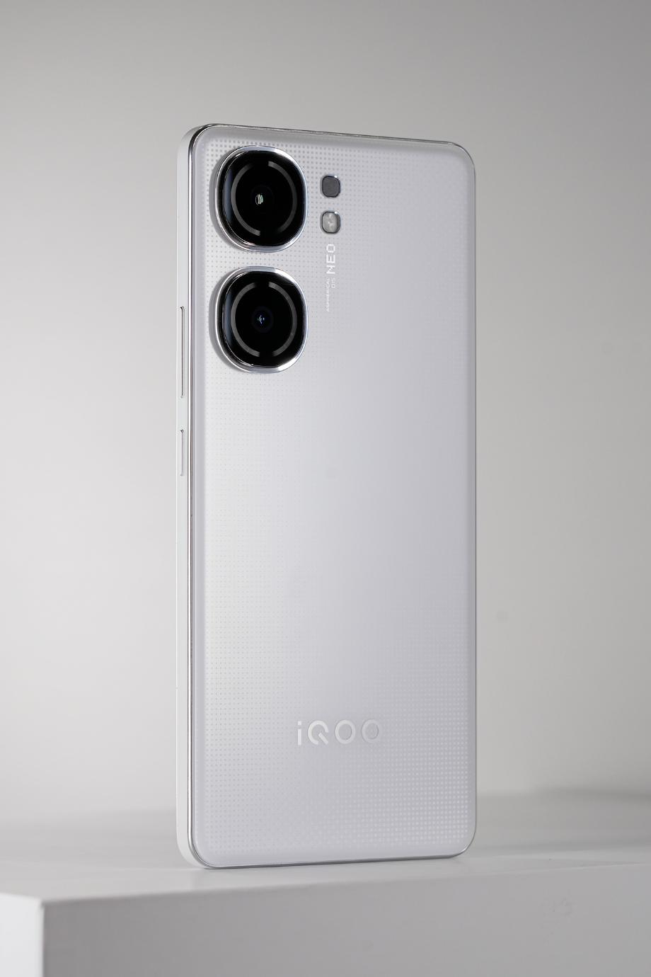 iQOO Neo9s Pro+评测：Neo9宇宙终极大作 这个+加的到底值不值？