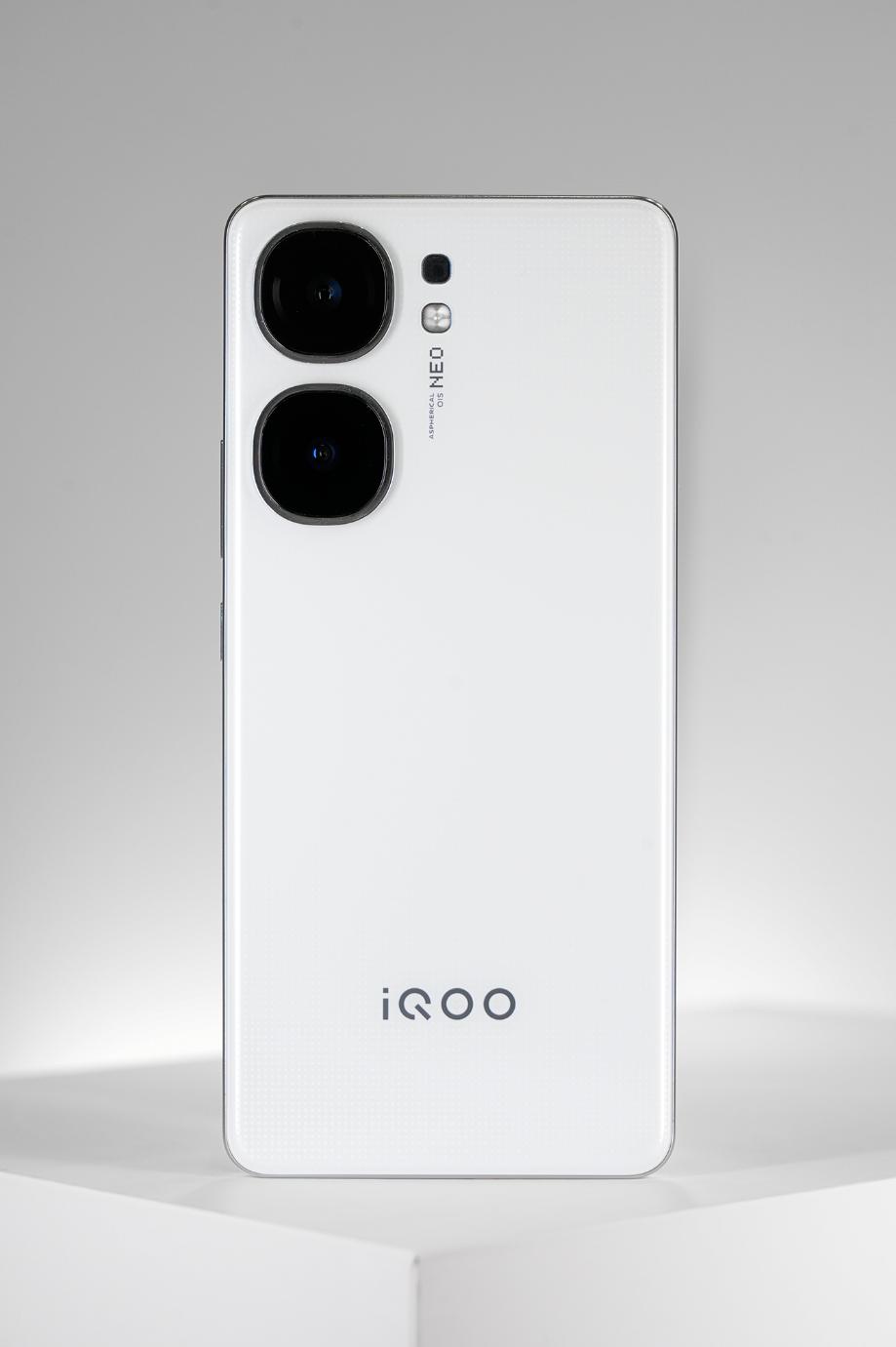 iQOO Neo9s Pro+评测：Neo9宇宙终极大作 这个+加的到底值不值？