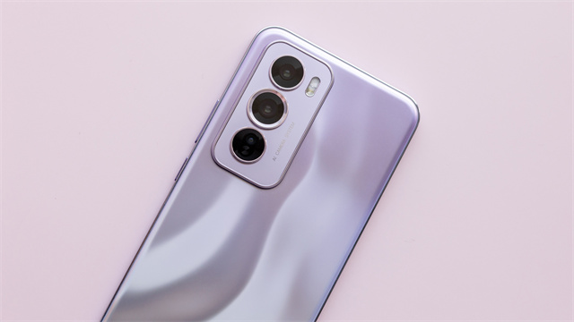 超美小直屏的OPPO Reno12 Pro AI拯救废片3399元起